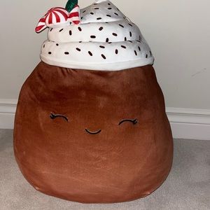 NWT CHRISTMAS MARSHA